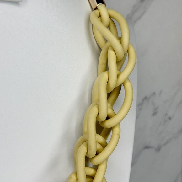 Chunky Pale Yellow Silver Chain Link Statement Necklace Stretchy ✨ - Picture 8 of 9